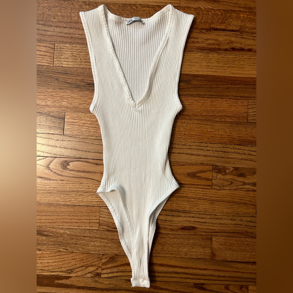 Zara Ribbed V Neck Bodysuit
